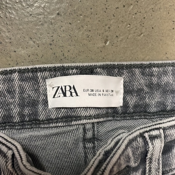 Unused Zara jeans, grey wash - Picture 3 of 3